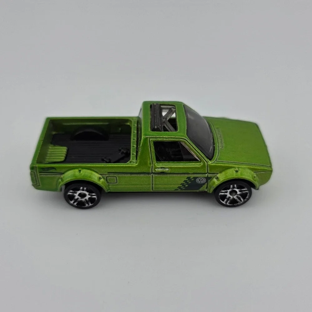 Hot Wheels Volkswagen Caddy CFV19 Green Diecast Toy‎ Truck Collectible 2014